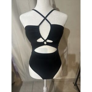 Cupshe 1 Piece Women's swimsuit Cutout Middle SIZE X-SMALL‎ NWT